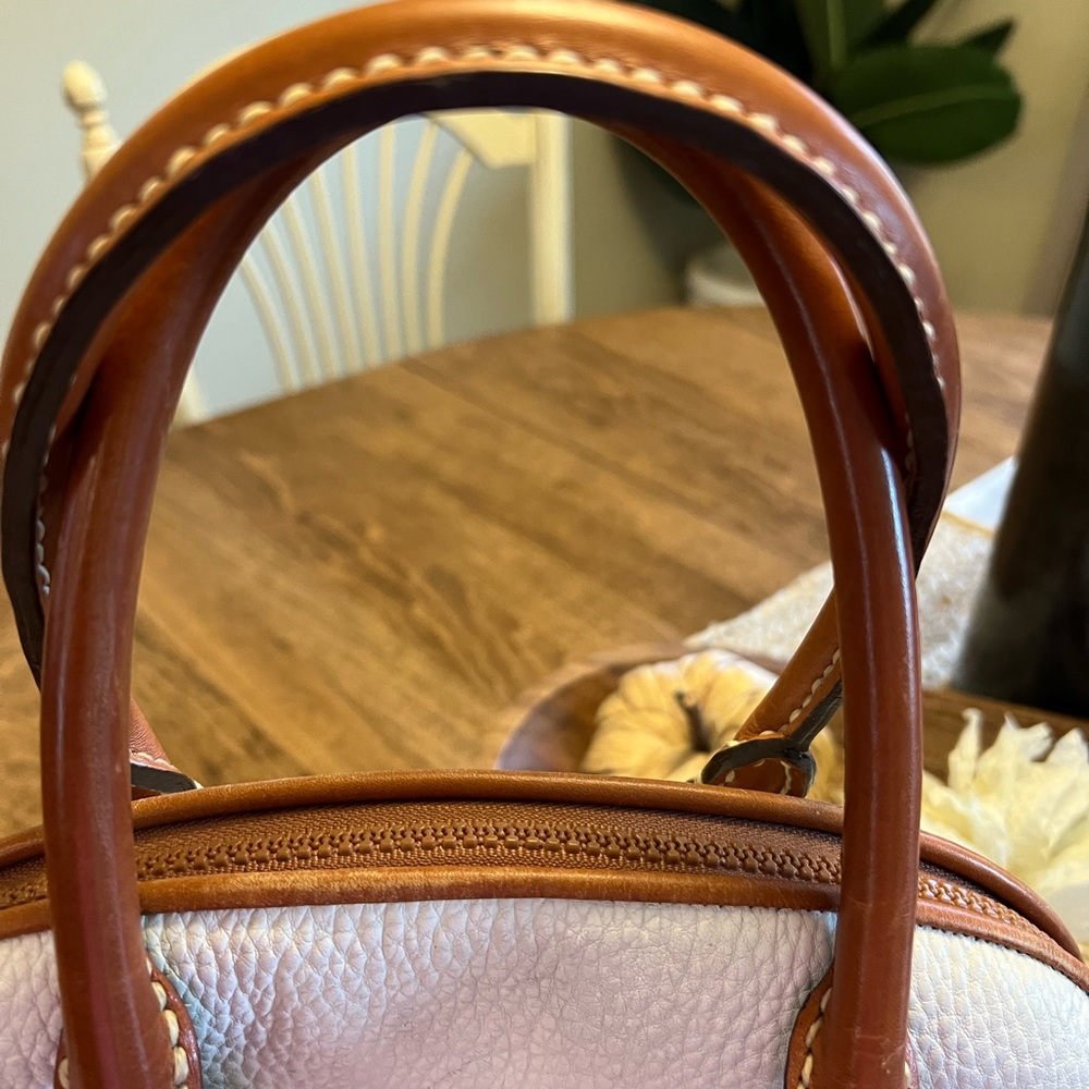 Dooney & Bourke White & British Tan Vintage Purse, Handbag, Excellent! - Picture 3 of 14